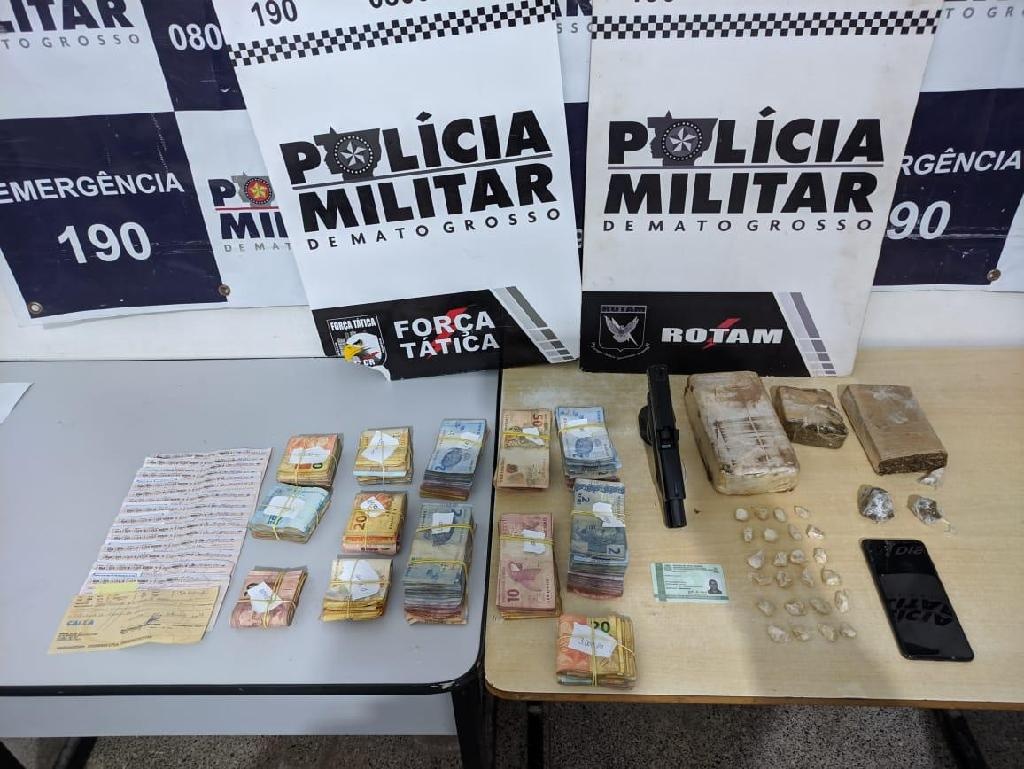 Força Tática prende traficante com R$ 25 mil em dinheiro e 336 mil em cheques