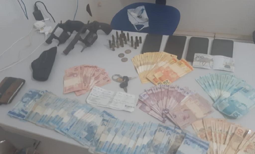 PM recupera produtos roubados de lanchonete e detém dupla