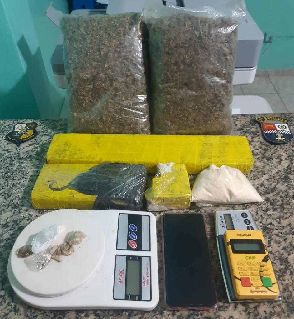 Policiais prendem dois e apreendem droga em Rosário Oeste