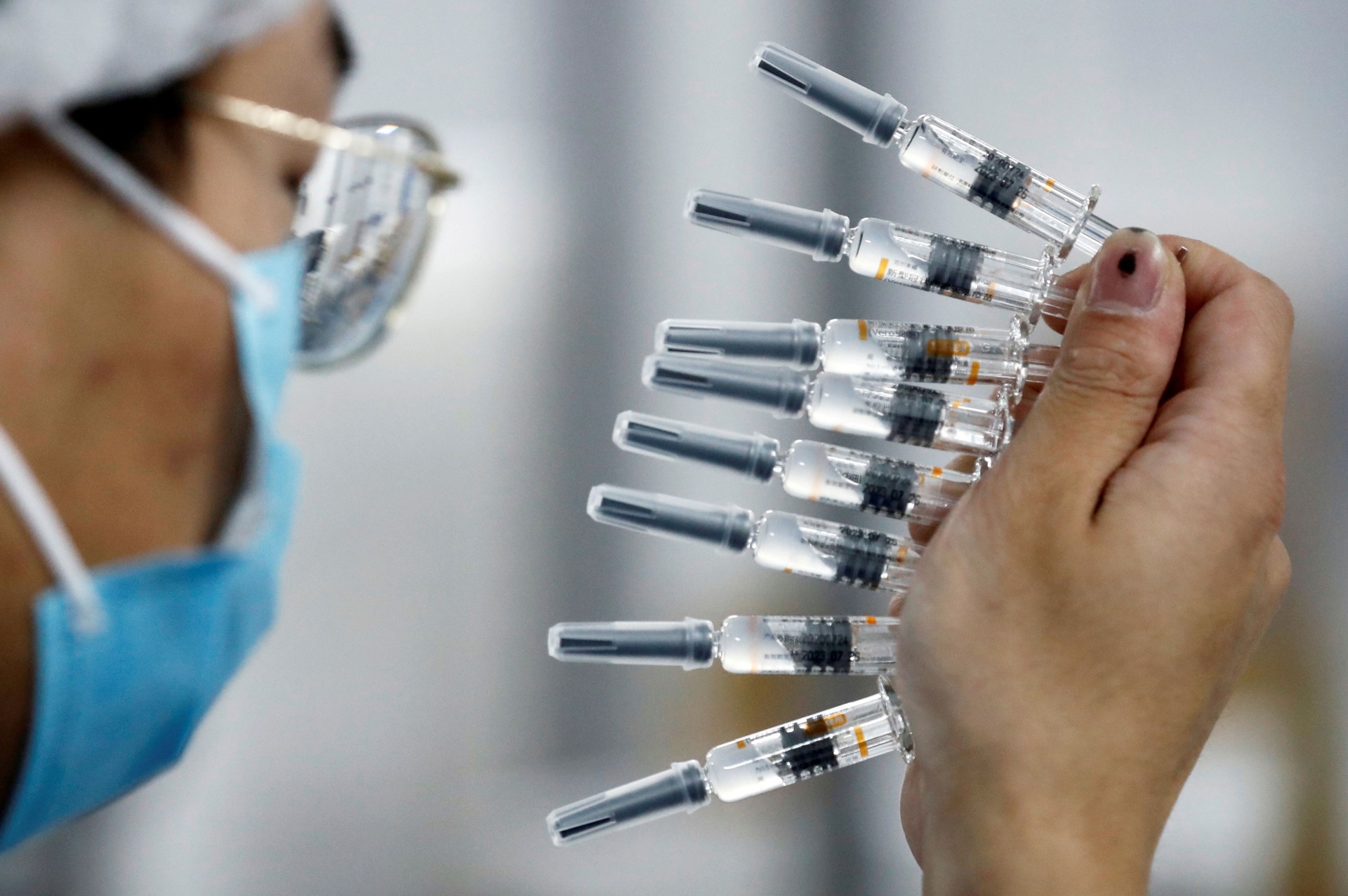 Agência da França recomenda dose única de vacina a quem já teve Covid-19