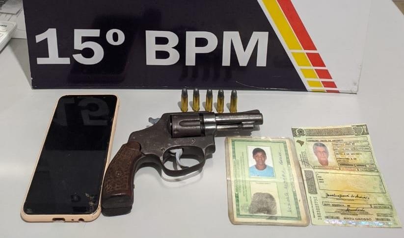 Revólver é apreendido após briga de casal