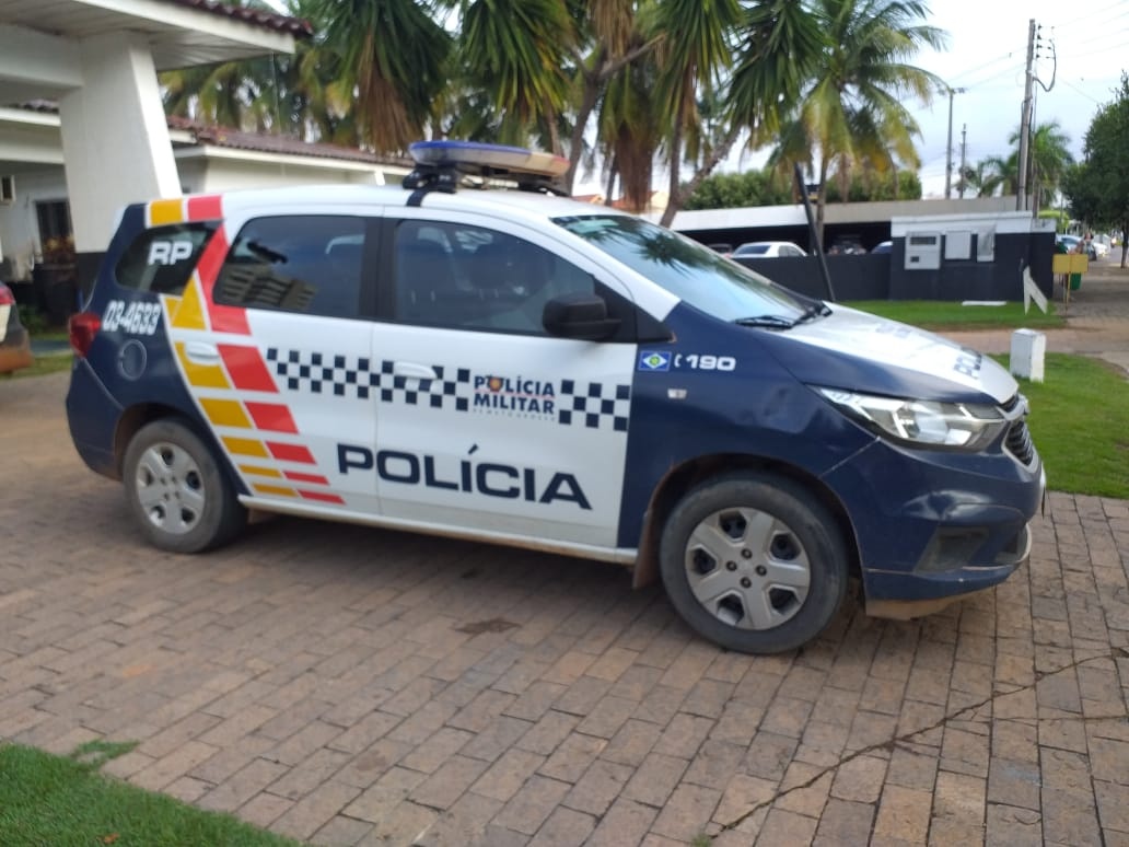 Jovem é preso por tráfico de drogas no bairro Jardim das Palmeiras