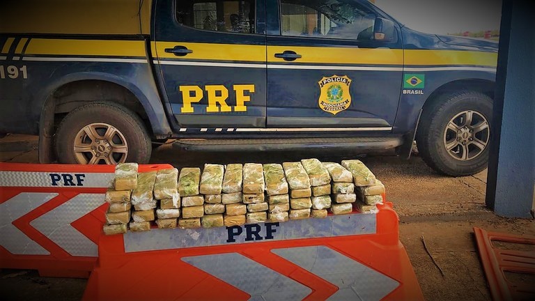 PRF apreende mais de 68 kg de maconha na BR-163