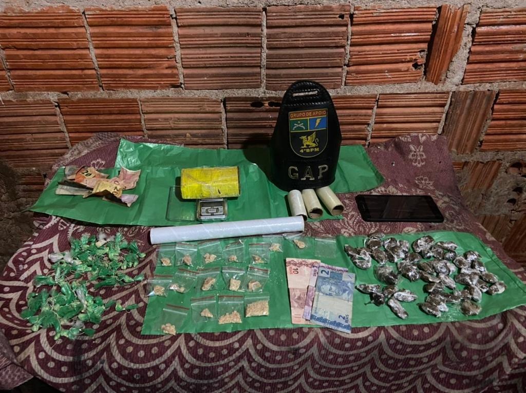 Trio é pego vendendo droga na calçada em Cuiabá