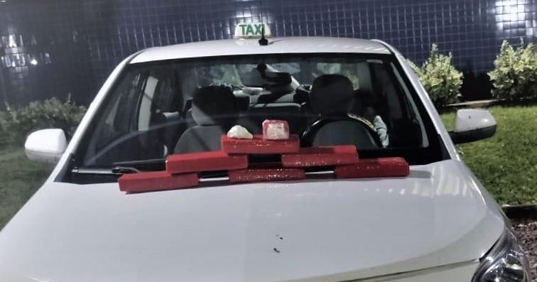 PM, PF E PRF encontram droga dentro de carro e prendem dupla