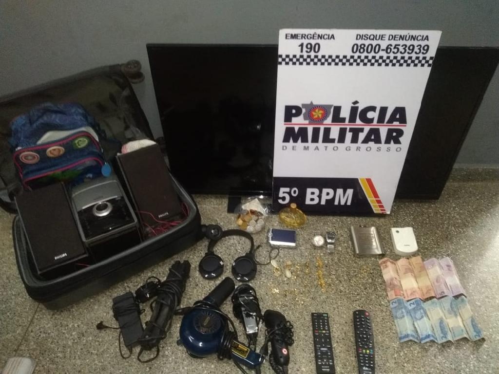 Suspeito é pego pela PM vendendo objetos furtados