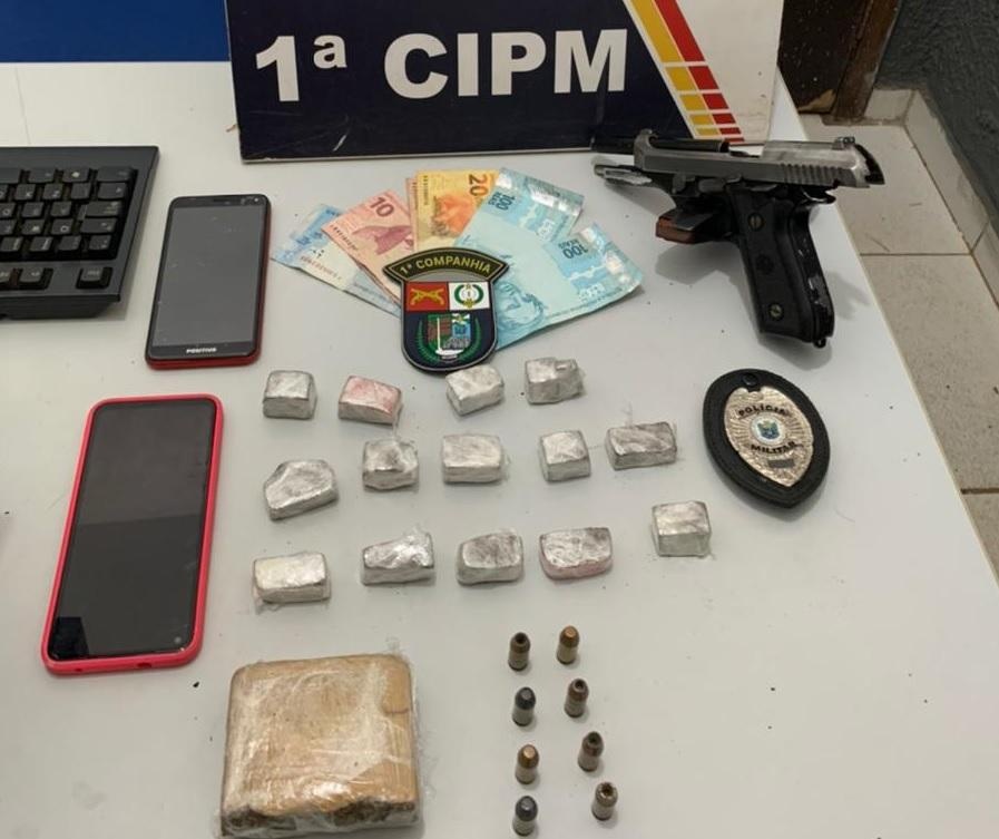 Irmãos são presos com drogas e pistola