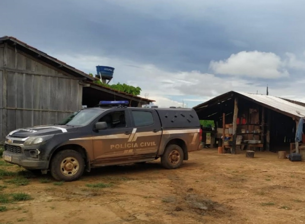 Policiais civis prendem em zona rural homem que cometeu abusos sexuais contra a própria filha