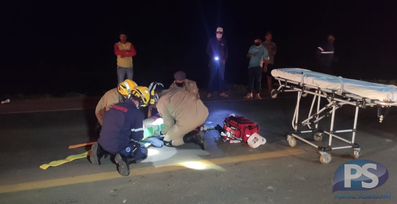 Jovem atingido por caminhonete é socorrido em estado grave