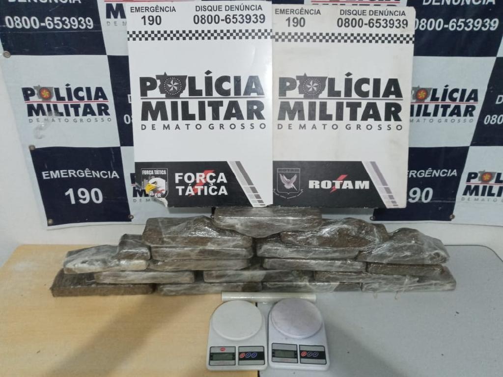 Rotam prende dois e apreende 20 quilos de maconha escondidas em residência
