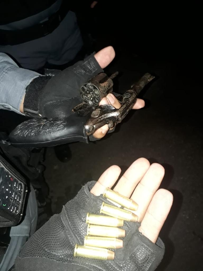 GAP recupera caminhonete e apreende arma utilizada em roubo