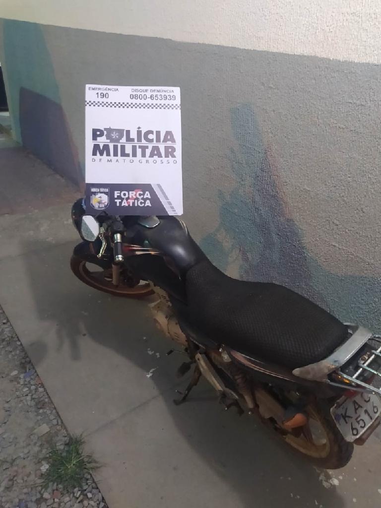 Força Tática prende em flagrante suspeito furtando moto