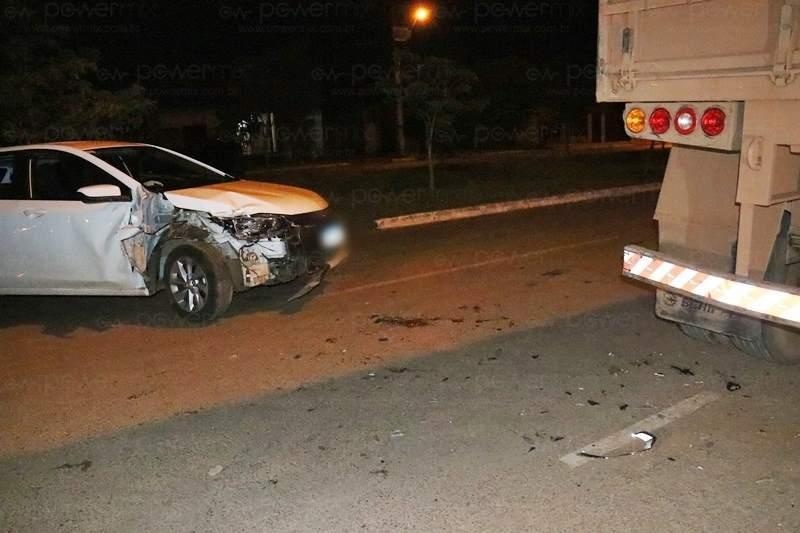 Nova Mutum: Motorista colide veículo em carreta estacionada