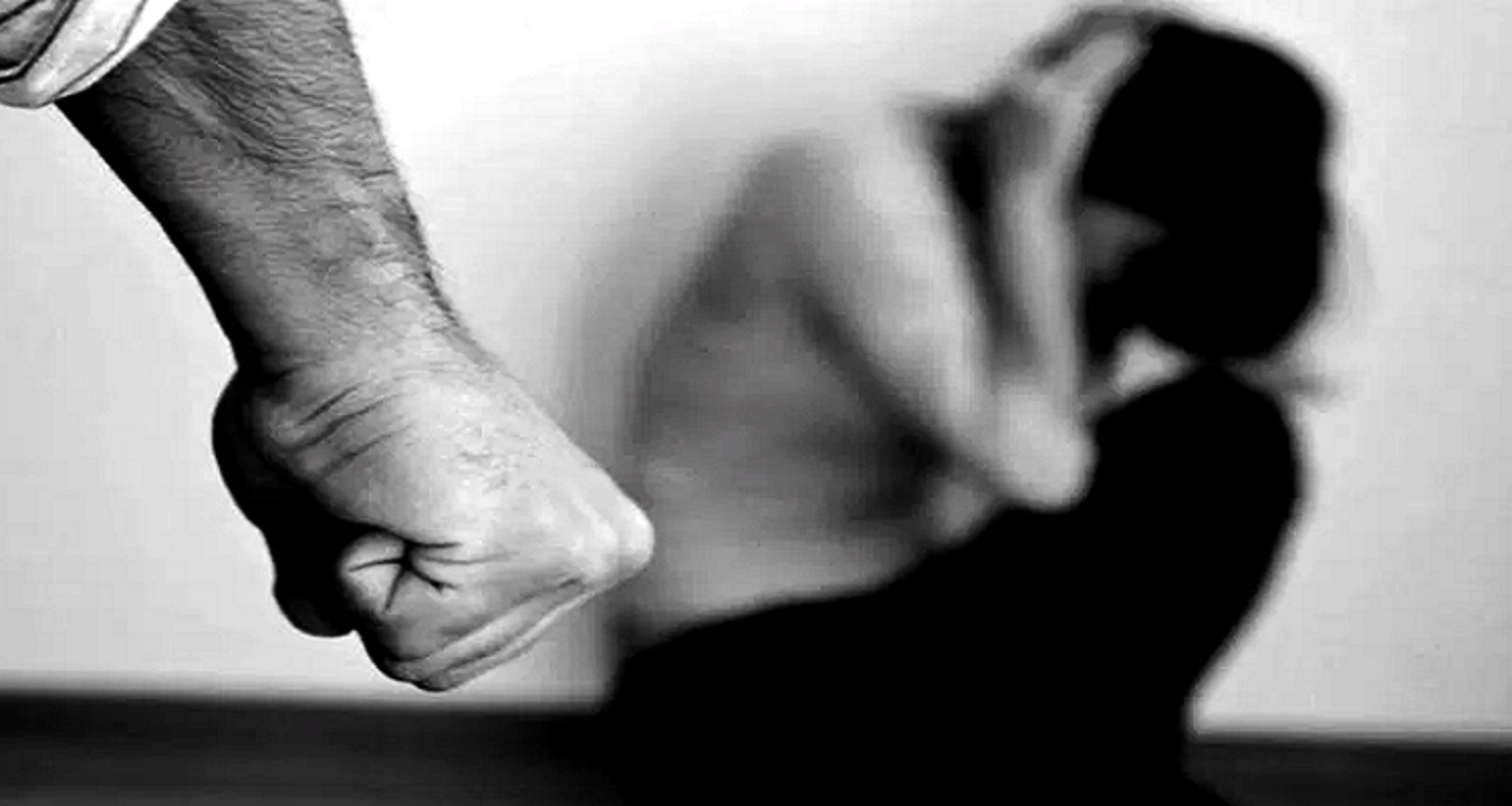 Homem é preso em casa após ameaçar e agredir companheira em Nova Xavantina