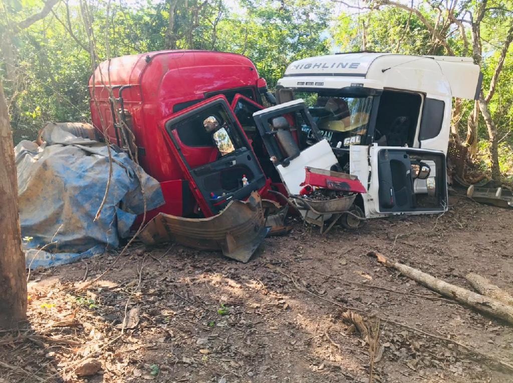 Desmanche de caminhões é descoberto pela PM