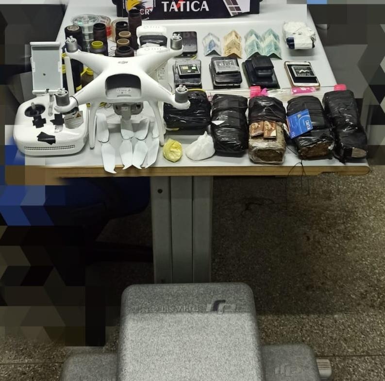 Força Tática prende quadrilha e apreende drone e drogas