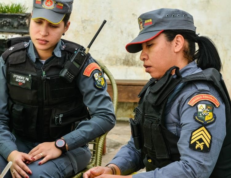 Policial que recebia menos do que homens consegue direito de igualdade salarial