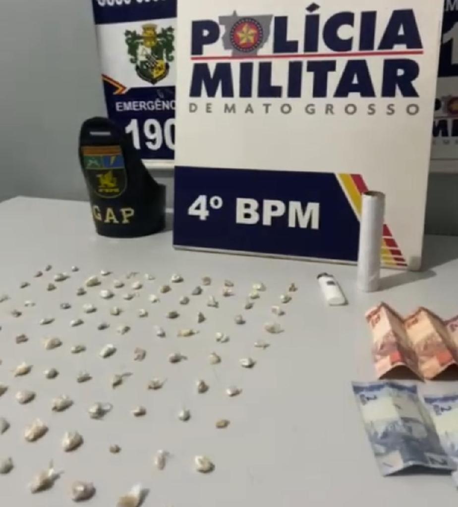 Suspeito é preso com 94 porções de pasta base no Água Vermelha