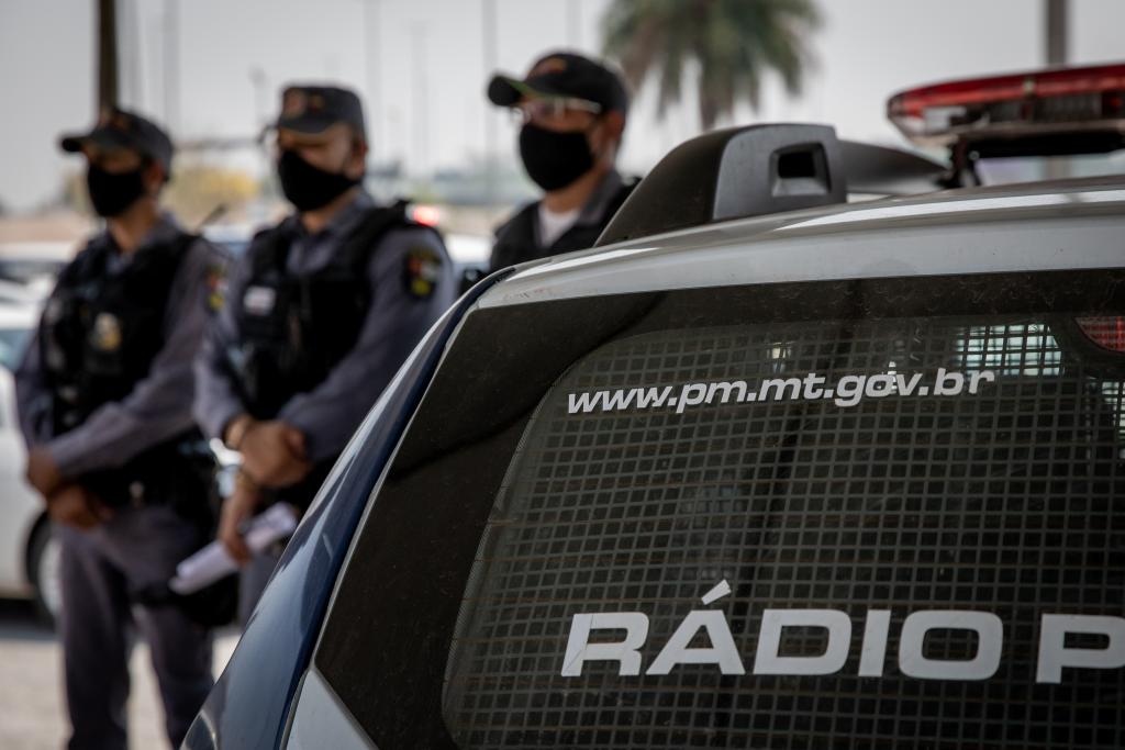 Motoristas são presos por embriaguez ao volante pela PM