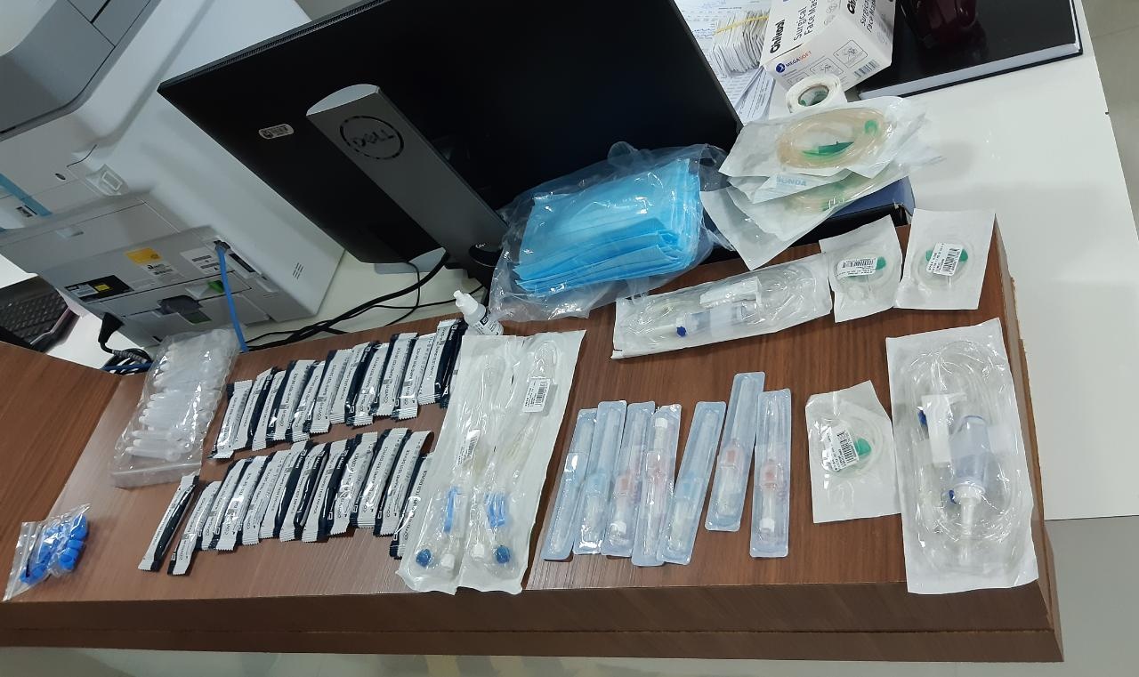 Enfermeira é presa em flagrante por roubar kits para teste de covid
