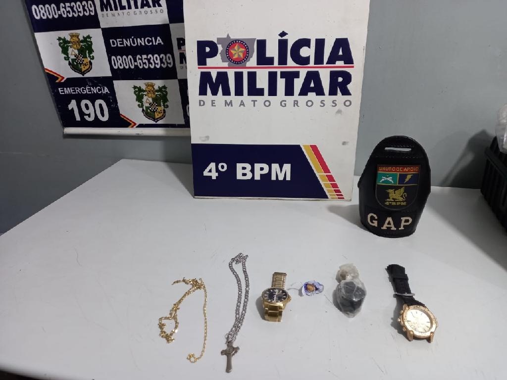 Suspeito são flagrados com tornozeleiras eletrônicas desligadas