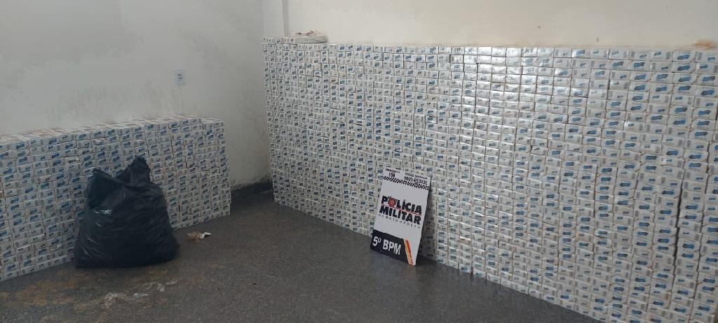 2.974 maços de cigarro são encontrados em veículo após acidente