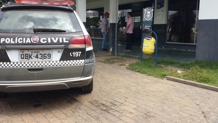 Homem que deixou a cadeia há dois meses é preso novamente após agredir esposa