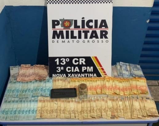 Mais de R$ 7.5 mil em dinheiro são encontrados enterrados em quintal