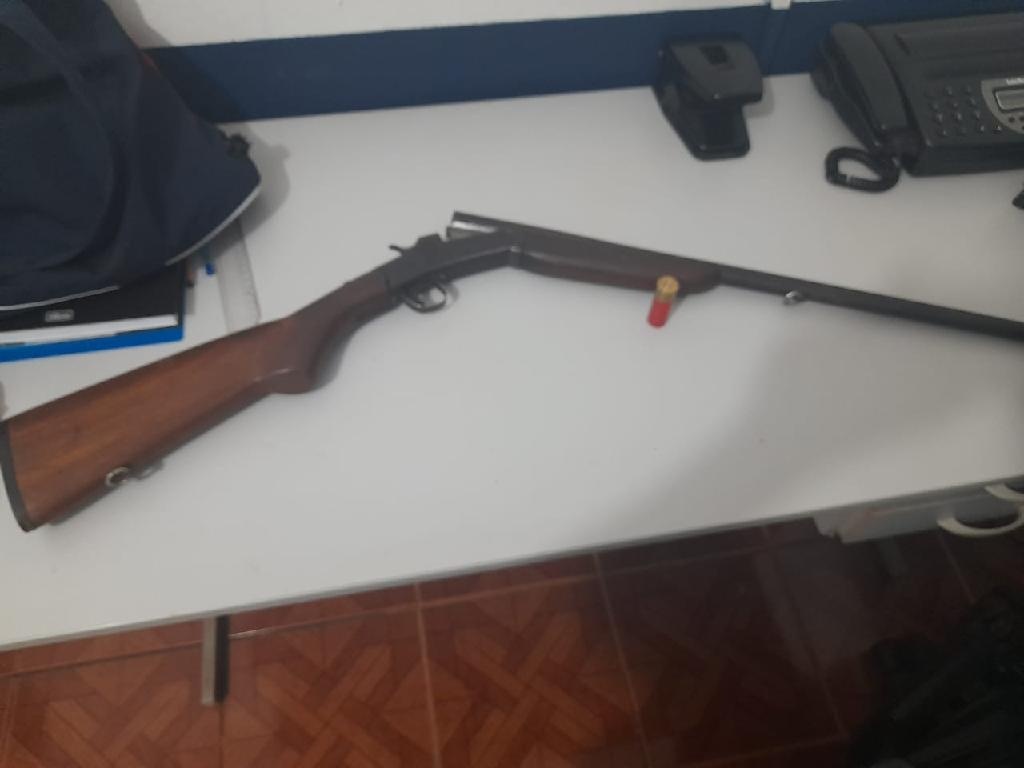 Homem armado é preso após invadir residência em União do Sul