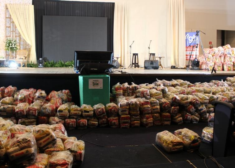 Mais de 2,6 mil cestas básicas foram arrecadadas durante campanha da prefeitura