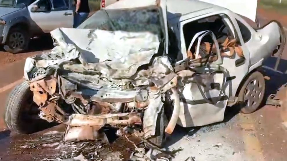 Colisão entre carro e caminhonete deixa um morto na MT-220
