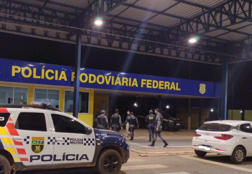Casal é preso com HB20 roubado no estado de Goiás