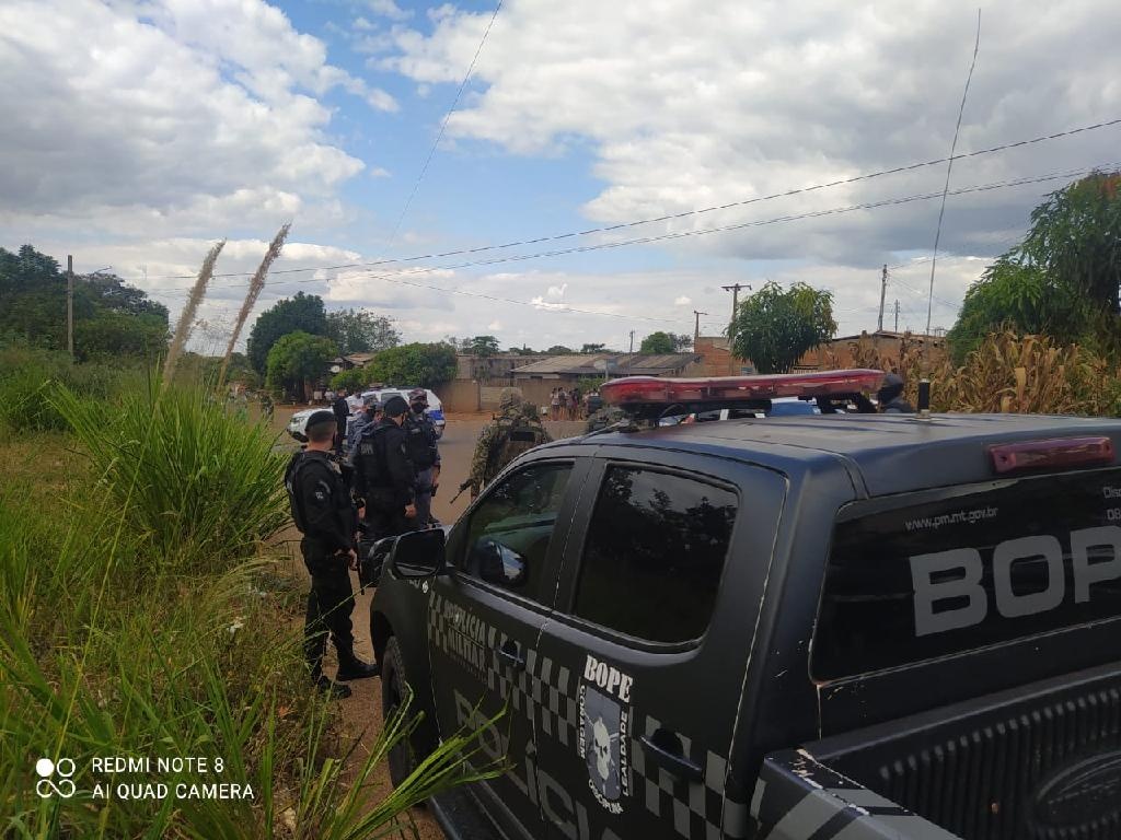 Suspeito de roubos a bancos morre em confronto com a PM