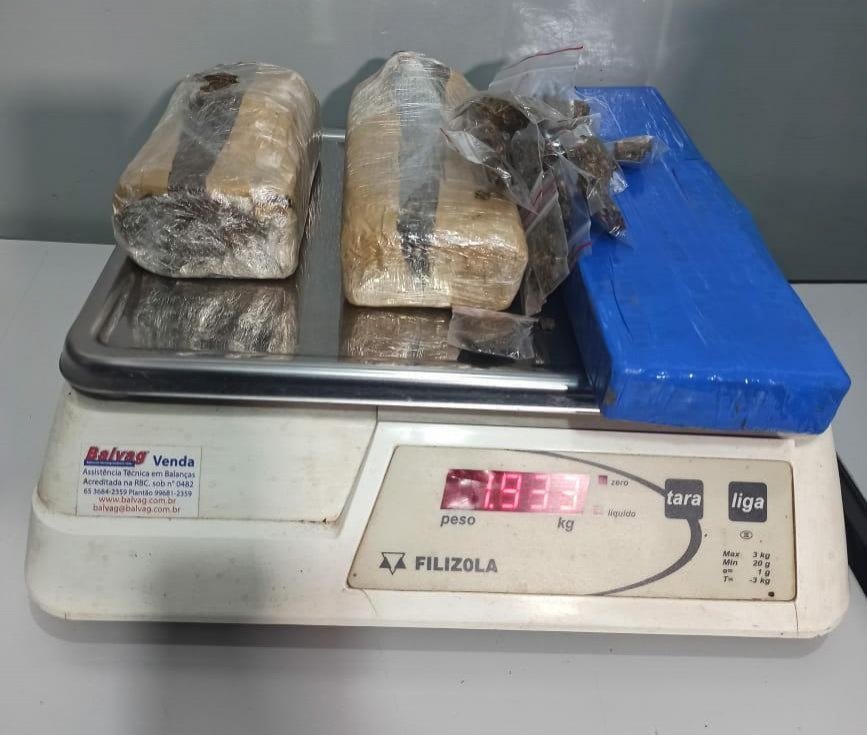 Policiais do GAP prendem homem com cerca de 2 kg de droga