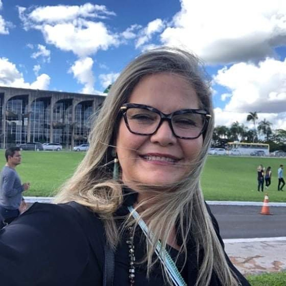 Jornalista que perdeu a filha para a Covid morre com a doença duas semanas depois