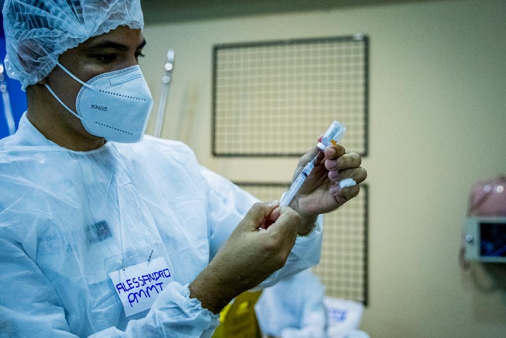 Profissionais da Educação serão imunizados com a próxima remessa de vacinas