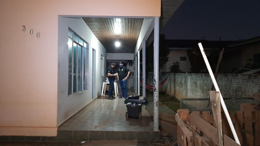 Bebê de 4 meses achado morto em quintal teve traumatismo craniano