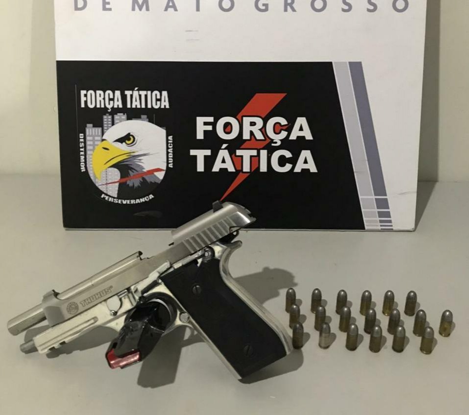Força Tática fecha festa clandestina e prende homem com pistola 380