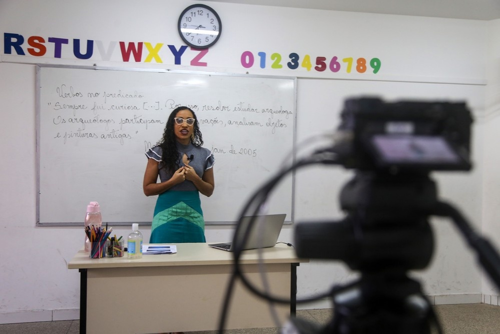 20% das vacinas contra Covid-19 será destinada aos trabalhadores da Educação