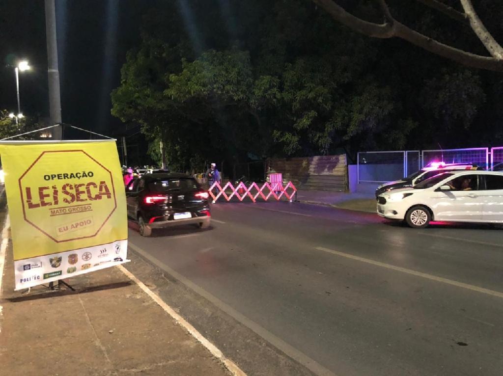 Vinte e oito são presos por embriaguez ao volante em operações Lei Seca no fim de semana
