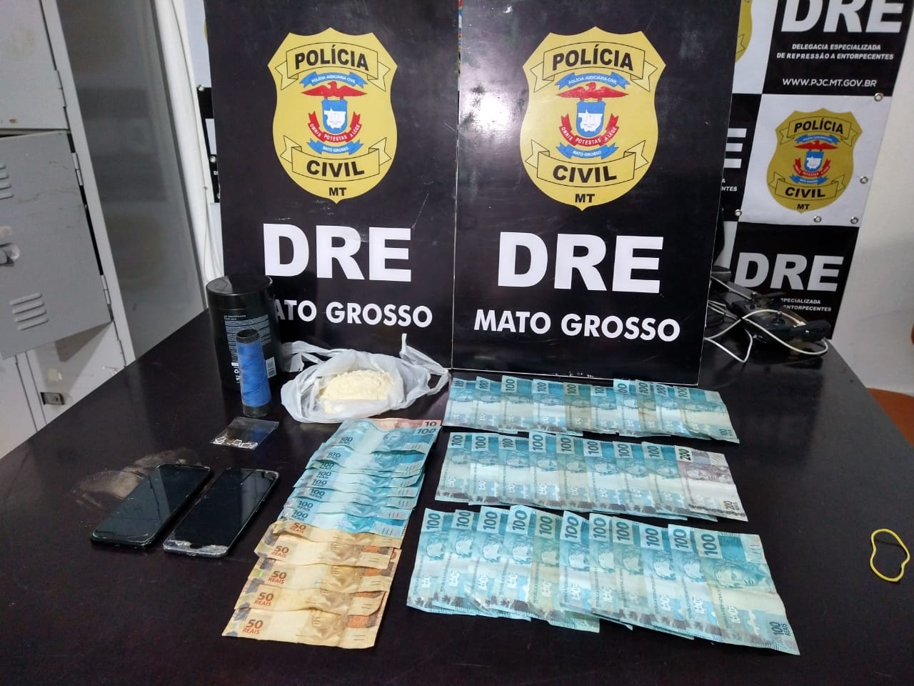 Polícia Civil cumpre buscas na Capital e traficantes são presos com drogas e mais de R$ 4,1 mil em dinheiro