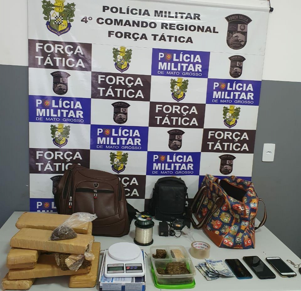 Policiais prendem quatro pessoas com mais de 8 kg de maconha