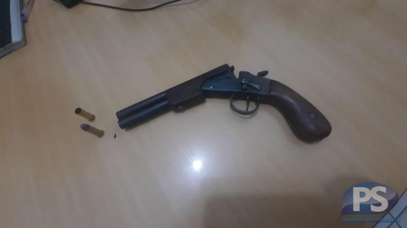 Sorriso: mulher é detida pela PM após efetuar disparo de arma de fogo durante briga com vizinho