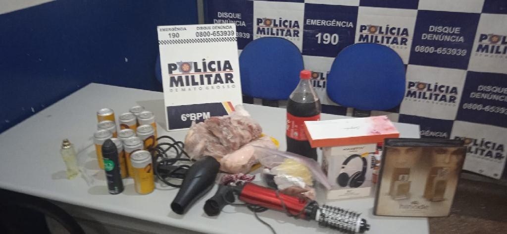 PM prende suspeito flagrado por vizinhos furtando residência