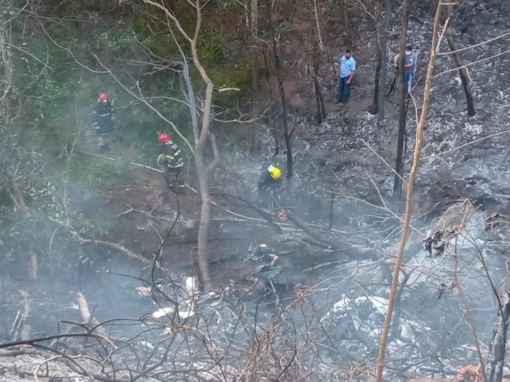 Quatro pessoas morreram carbonizadas em queda de avião em MT