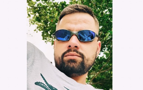 Digital influencer é assassinado com mais de 10 tiros na porta de panificadora