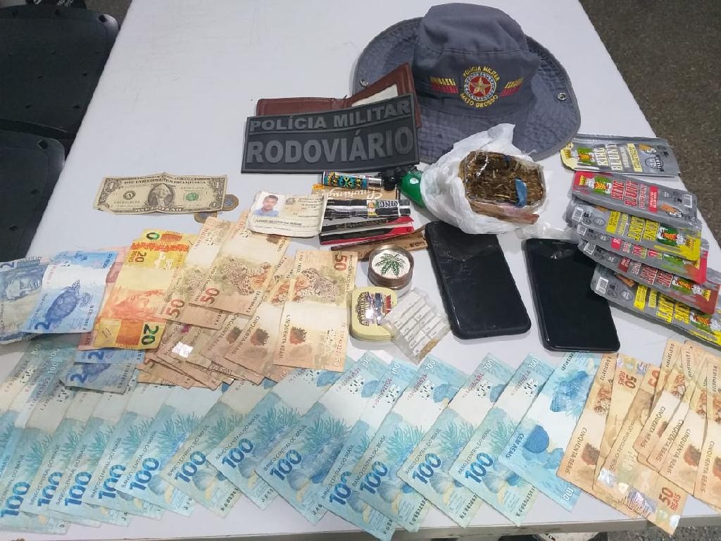 Motociclista sem habilitação é pego com maconha em barreira na MT-251