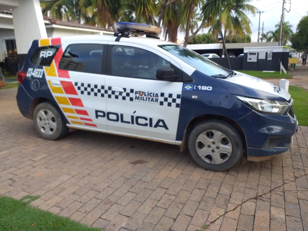 Mulher invade casa e esfaqueia jovem em Sinop
