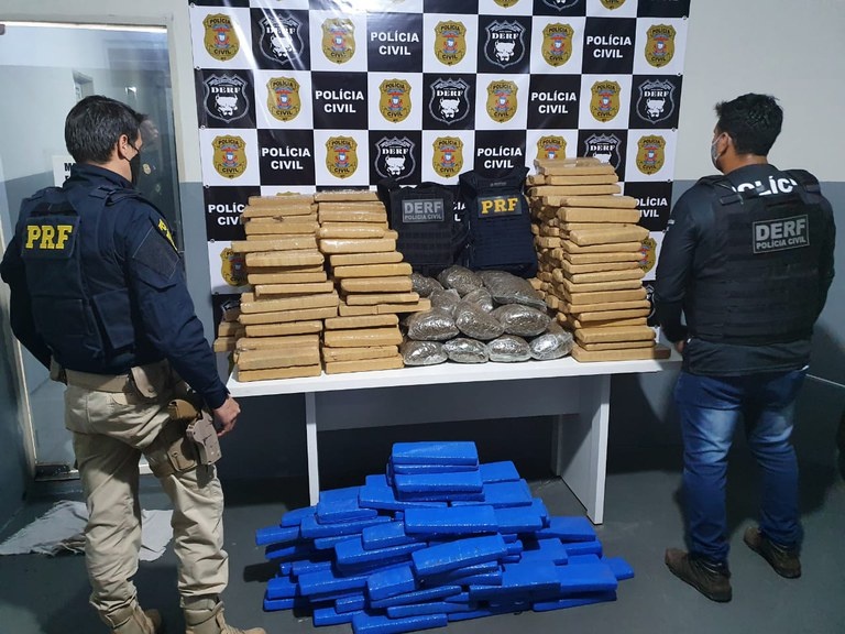 Casal é preso com 400kg de entorpecente dentro de veículo  na BR163