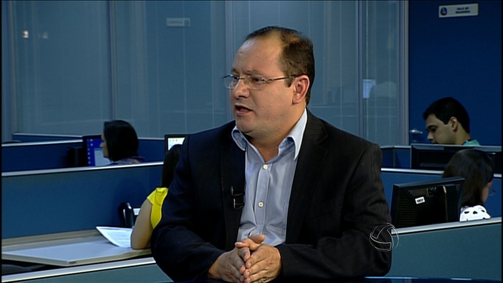 Jornalista atira em namorada e tenta se matar em seguida